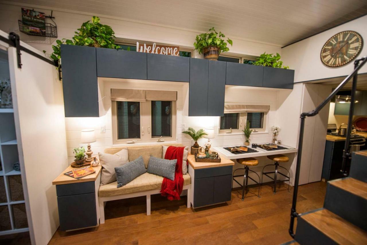 Montana Escape Elegant Tiny House In Waco Near Magnolia Villa Bagian luar foto