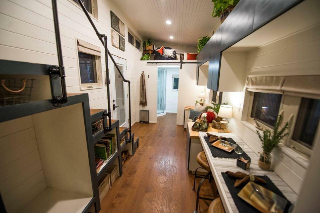 Montana Escape Elegant Tiny House In Waco Near Magnolia Villa Bagian luar foto