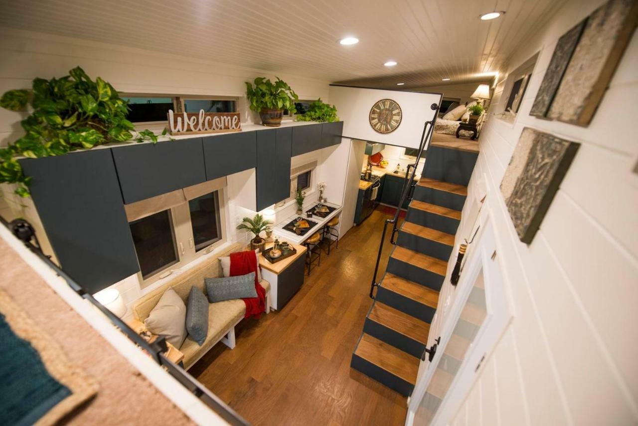 Montana Escape Elegant Tiny House In Waco Near Magnolia Villa Bagian luar foto